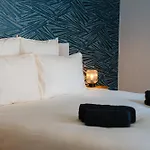 Luxury With 2 Patios By Apartmán Ostende
