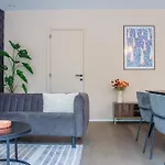 Luxury With 2 Patios By Apartmán