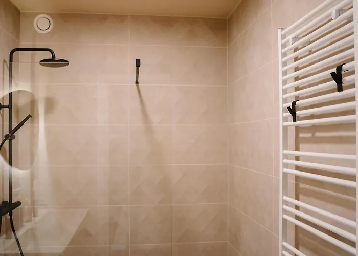 Luxury With 2 Patios By