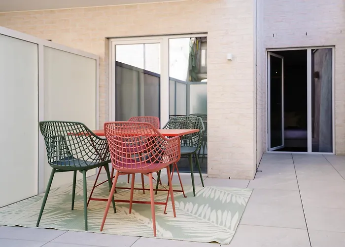 Luxury With 2 Patios By