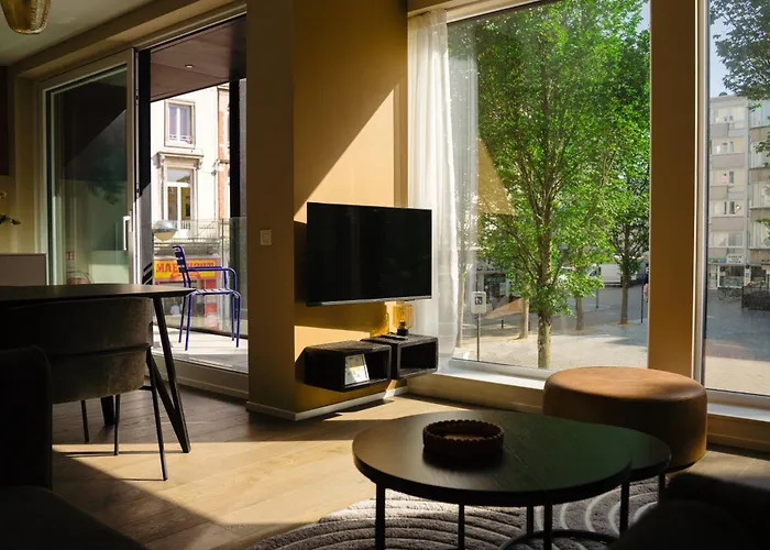 Luxury With 2 Patios By