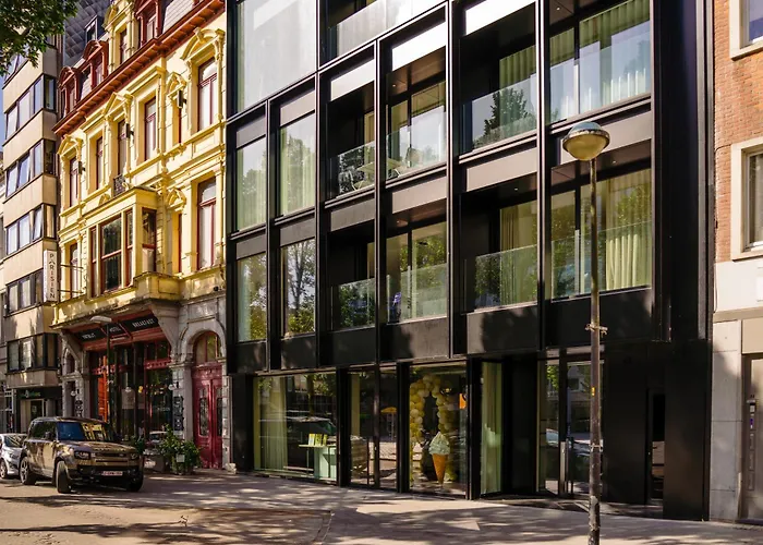 Luxury With 2 Patios By